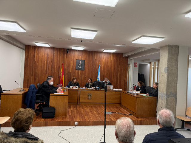 Imagen de los tres acusados en el juicio.