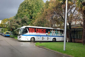 Imagen del autobús de ADOS en Stellantis Vigo.