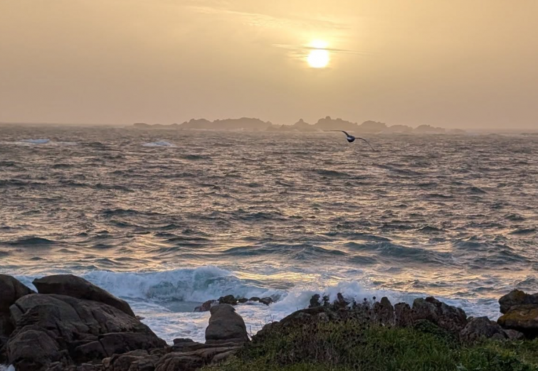 Galicia coge aire entre borrascas: un jueves sin avisos en tierra precede a un sábado de calma casi total