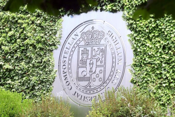 Archivo - Escudo de la Universidade de Santiago de Compostela (USC).