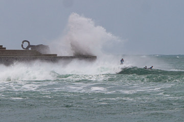 Oleaje en la playa de Ondarreta, a 31 de enero de 2026, en San Sebastián, Guipúzcoa, País Vasco (España).