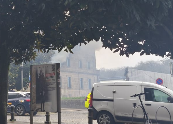 Incendio en la Policu00eda Nacional de  Santiago de Compostela