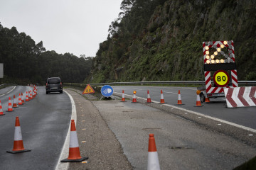 Corte de la autopista AG-57 desde el km 15 al 17 en sentido Baiona, a 10 de febrero de 2026, en Gondomar, Pontevedra, Galicia (España). La Xunta ha cortado al tráfico un tramo de algo más de dos ki