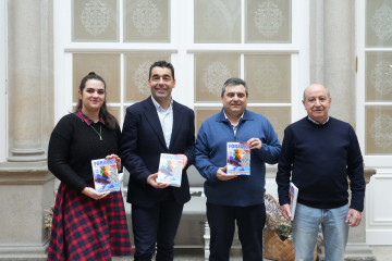 Presentación del libro 'Forzáns: Historias de petróglifos, castros, pazos e afouteza' en la Diputación de Pontevedra.
