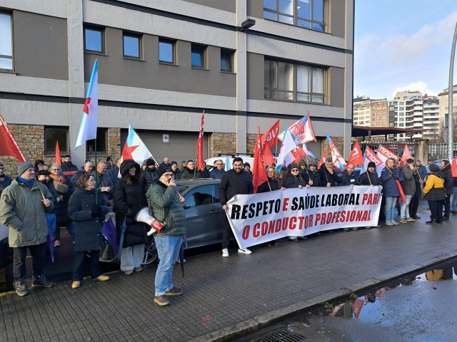Protesta de personal del transporte de viajeros por carretera en la provincia de A Coruña