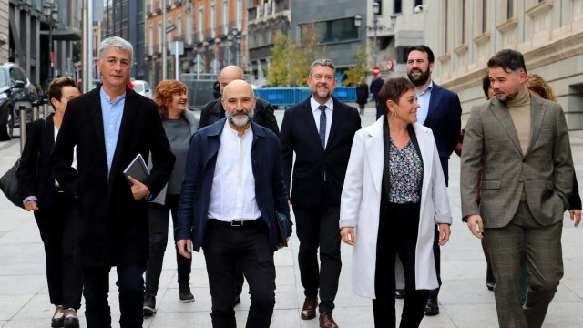 Archivo - Diputados de EH Bildu, BNG, ERC, entre otros, camino al Congreso.