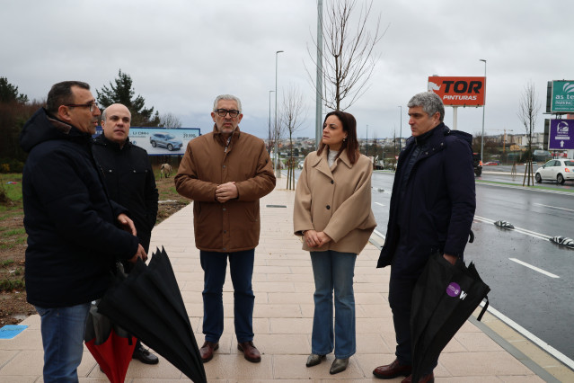 Visita de la presidenta de la Diputación de Lugo, Carmela López, y el alcalde, Miguel Fernández, a las obras de la Avenida Infanta Elena.