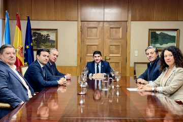 El delegado del Gobierno en Galicia, Pedro Blanco, se reune con la directiva de CoRural