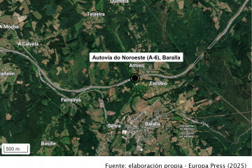 Un camión vuelca en la A-6, en Baralla (Lugo).