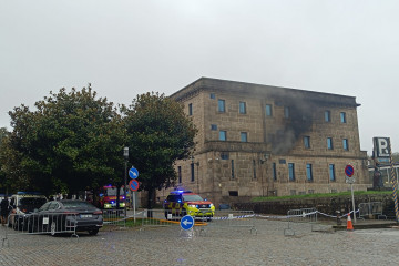 Humo sale de la Comisaría de Santiago