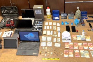 Material intervenido en la operación 'Redwhite'.