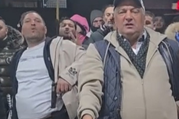 Fotograma de un titok publicado por angelferrariporche2540