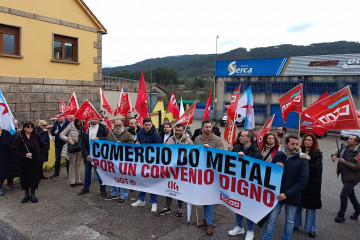 Concentración en Vilaboa para exigir un convenio digno en el Comercio del Metal de la provincia de Pontevedra.