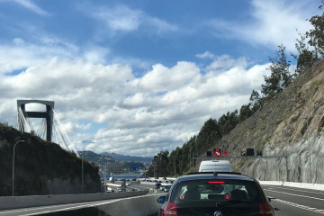 Archivo - Autopista AP-9, en la entrada al puente de Rande, procedente de Pontevedra.