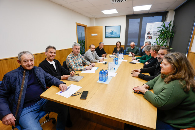 La conselleira do Mar, Marta Villaverde, se reúne con la Asociación Galega de Comercializadores de Mariscos (Agacomar) y con la Federación Provincial de Cofradías de Pescadores de Pontevedra.