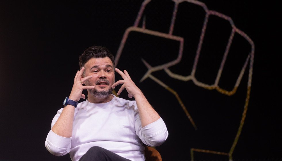 El portavoz de ERC en el Congreso, Gabriel Rufián, durante un diálogo sobre el futuro de la izquierda alternativa, en la sala Galileo Galilei, a 18 de febrero de 2026, en Madrid (España).