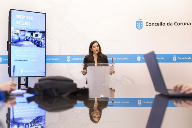 La alcaldesa de A Coruña, Inés Rey, durante la rueda de prensa para dar cuenta de los asuntos tratados en la Junta de Gobierno local.