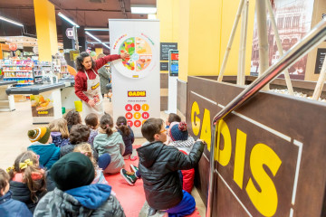 Niños participna en el 'Programa Alimentes'.