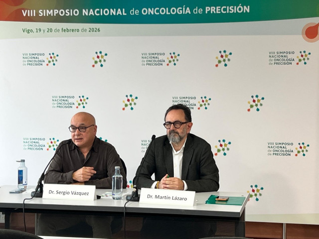 Presentación en Vigo del VIII Simposio Nacional de Oncología de Precisión, coordinado por los doctores Sergio Vázquez y Martín Lázaro Quintela.