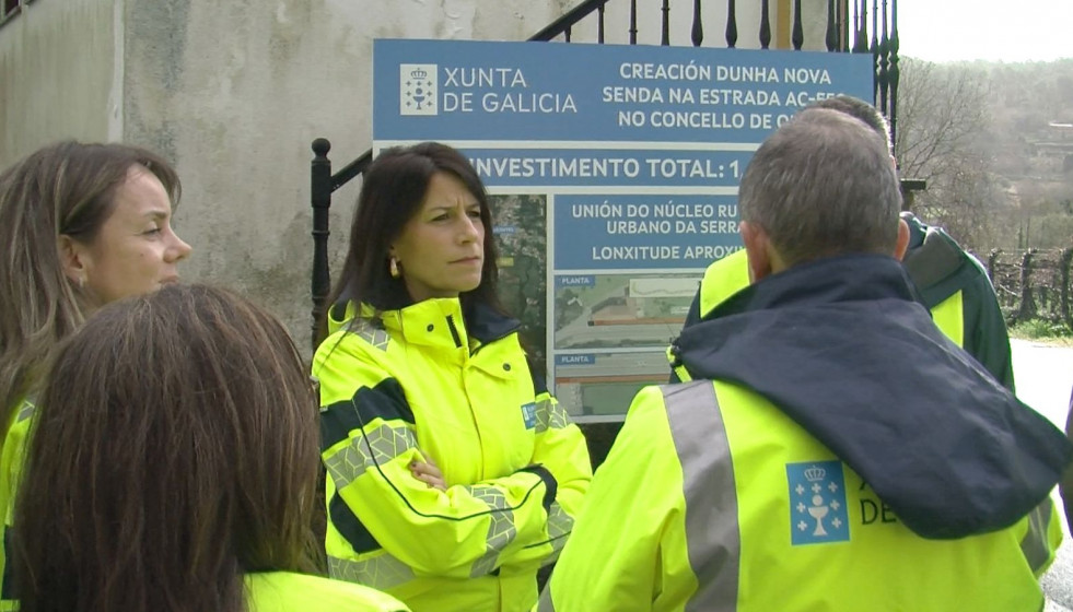 La conselleira de Vivenda e Planificación de Infraestruturas, María Martínez Allegue, durante la visita.