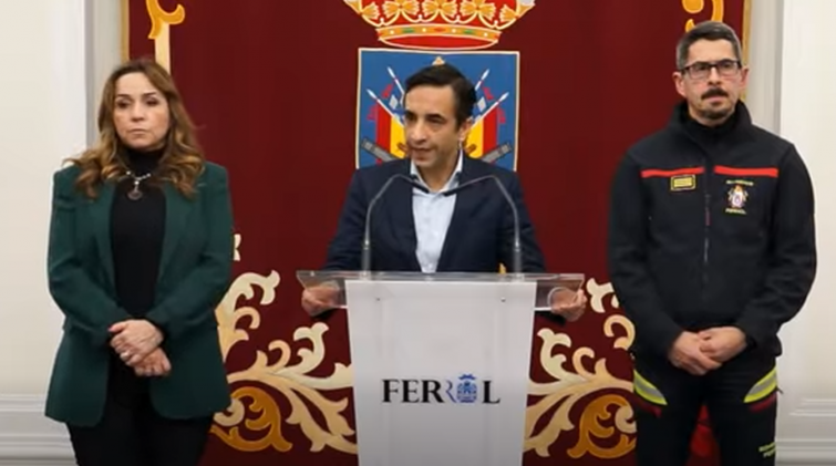 La muerte del adolescente quemado en el incendio de Reicimil agrava la crisis política de los bomberos de Ferrol