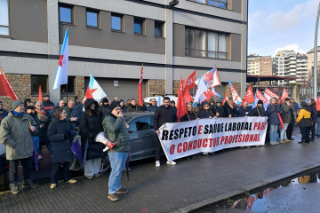 Archivo - Protesta de personal del transporte de viajeros por carretera en la provincia de A Coruña
