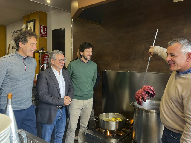 El eurodiputado del PPdeG Adrián Vázquez organizará en primavera una 