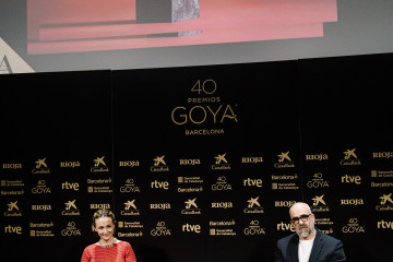 Archivo - Los presentadores de la 40ª edición de los Premios Goya, Luis Tosar y Rigoberta Bandini