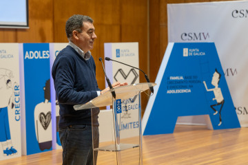 El conselleiro de Educación, Román Rodríguez, inaugura una formación en materia de bienestar emocional en la adolescencia, a 21 de febrero de 2026.