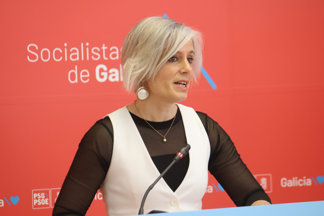 La diputada del PSdeG, Patricia Iglesias, en rueda de prensa en el Parlamento.