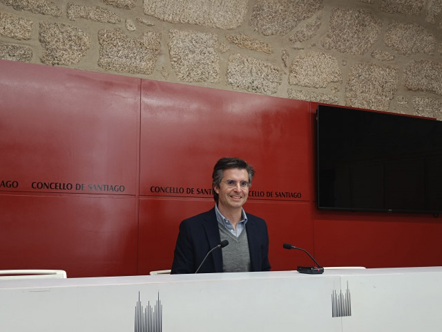 El portavoz del PP de Santiago, Borja Verea, en rueda de prensa