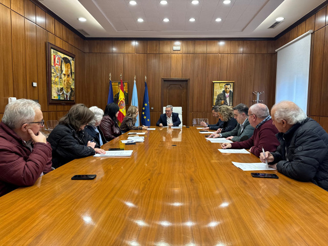 Junta de Gobierno de la Diputación de Ourense, encabezada por su presidente, Luis Menor