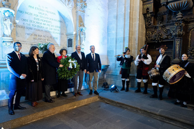 Homenaje a Rosalía de Castro en el Panteón de Galegas Ilustres