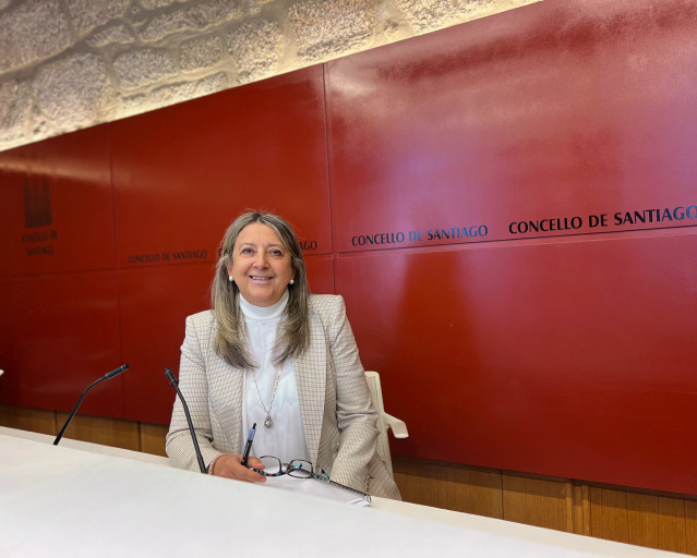 Archivo - La concejala del PSOE de Santiago Mila Castro en rueda de prensa.