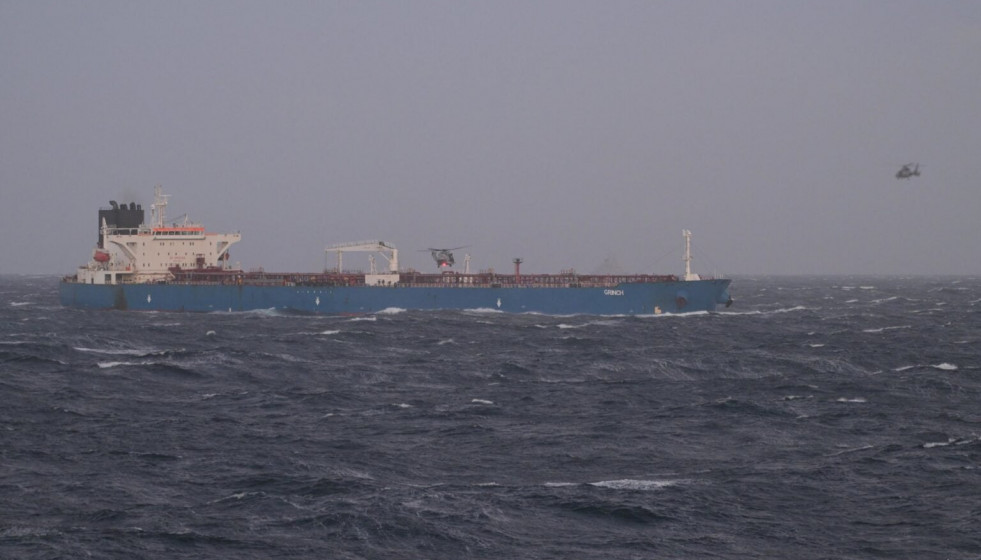 El MT Grinch al ser asaltado en febrero en una foto de la Marina de Francia