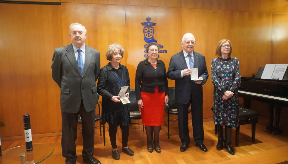 El Consello da Cultura Galega entrega sus Medallas de Honor a Kathleen March y a Francisco Díaz-Fierros.