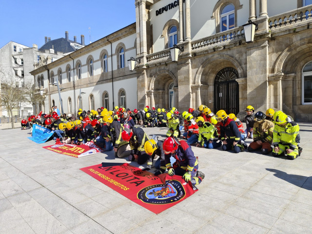 Los GES de Galicia reclaman en una concentración en Lugo que Xunta y diputaciones asuman estos servicios