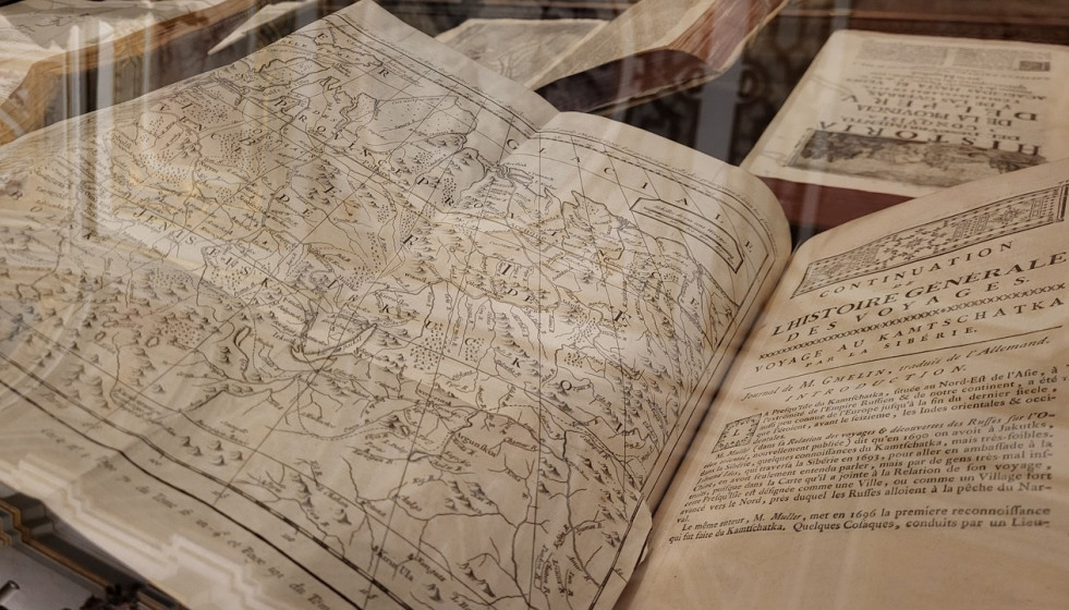 La Catedral de Santiago expone una selección de libros de viajes históricos