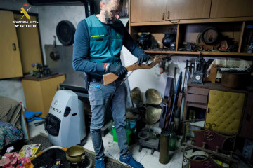 Detenidos dos autores de una treintena de robos en garajes y trasteros en el área de A Coruña