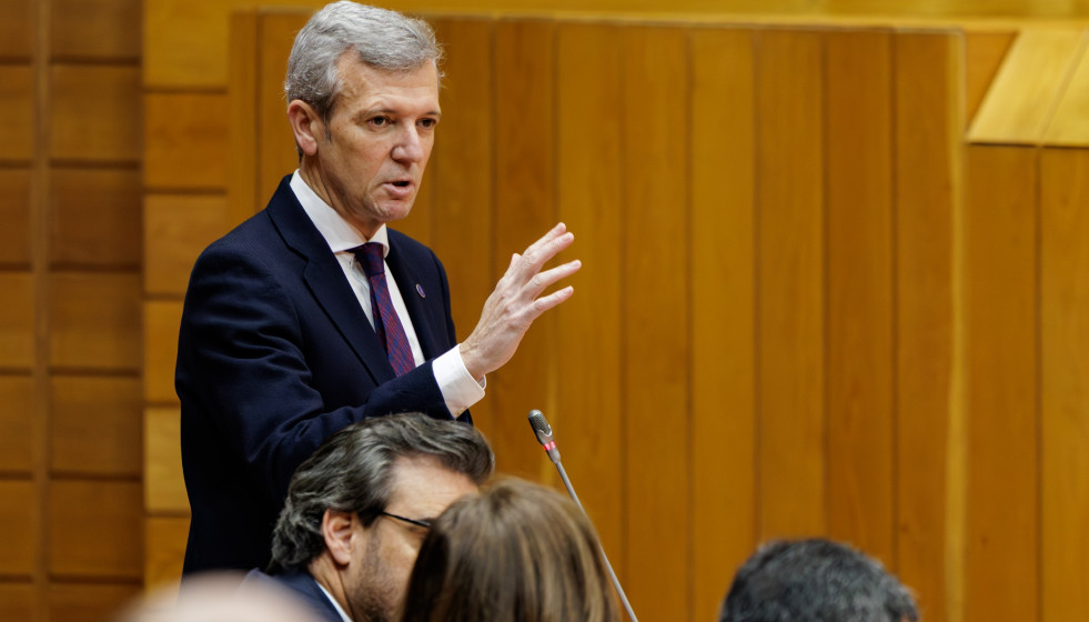 El presidente de la Xunta, Alfonso Rueda, en la sesión de control del Parlamento de Galicia