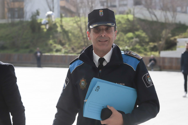 El jefe de la Policía Local de Vigo, Alberto Carballo, a su llegada a los juzgados de la ciudad para declarar como investigado por la muerte de un joven una atracción durante las fiestas de Matamá, en agosto de 2024.