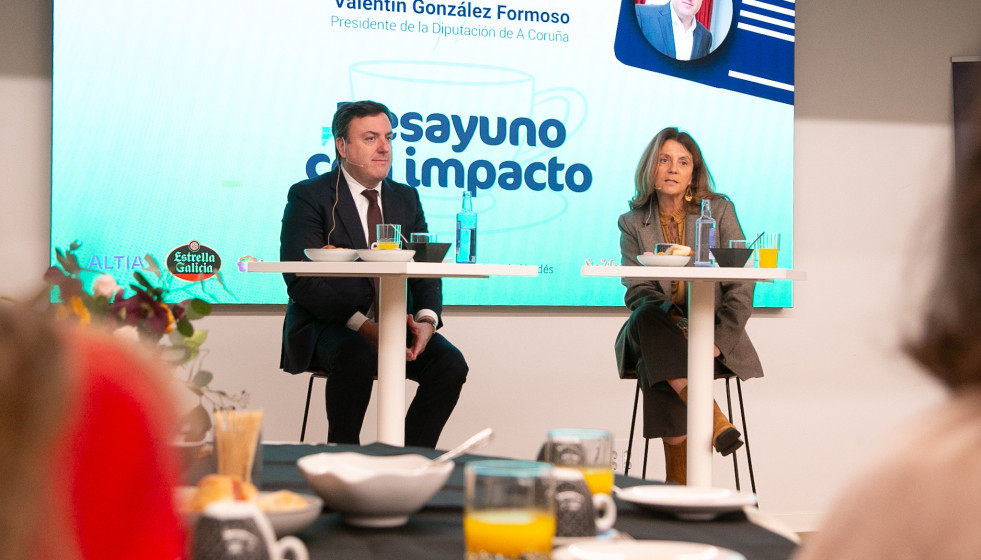 El presidente de la Diputación de A Coruña, Valentín González Formoso, intervine en los Desayunos Nordés Club Empresarial