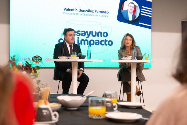 El presidente de la Diputación de A Coruña, Valentín González Formoso, intervine en los Desayunos Nordés Club Empresarial