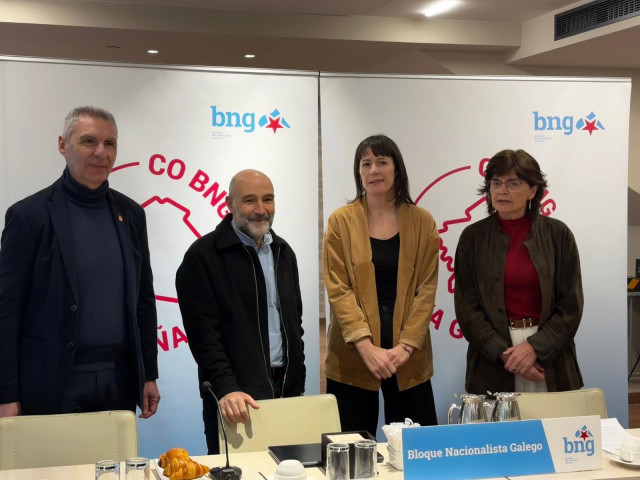 La portavoz nacional del BNG, Ana Pontón, participa en una rueda de prensa en el Hotel Barceló, en Ourense