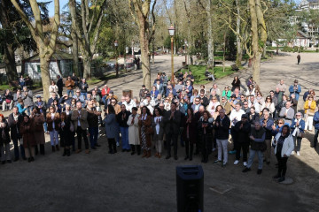 Cientos de lucenses recuerdan a la alcaldesa Paula Alvarellos en el primer aniversario de su fallecimiento