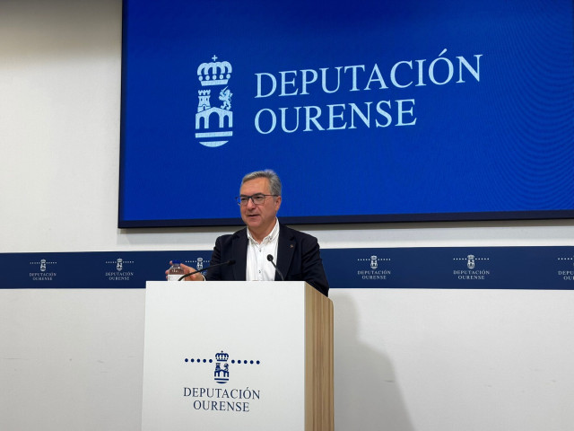 El presidente de la Diputación de Ourense, Luis Menor, da cuenta de los asuntos aprobados en junta de Gobierno