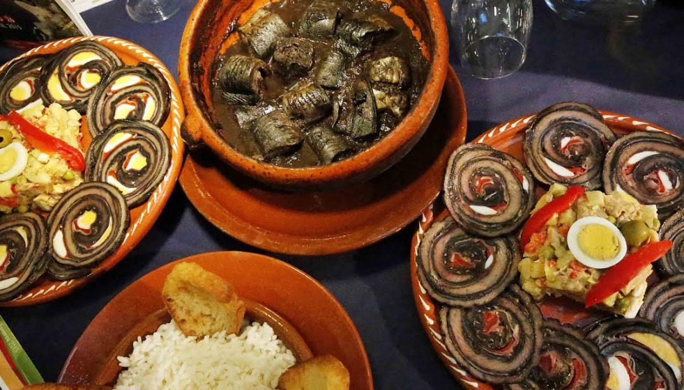 Platos de lamprea en una imagen del Concello de Darbo