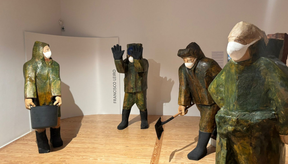 Recolectoras, de Francisco Leiro (2003).  Obra expuesta en la muestra 'Espacio y Tiempo. La escultura en la Colección Abanca'