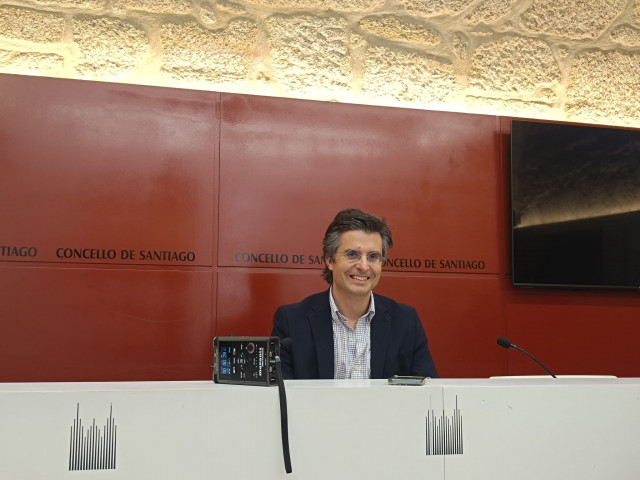 El portavoz del PP de Santiago, Borja Verea, en rueda de prensa