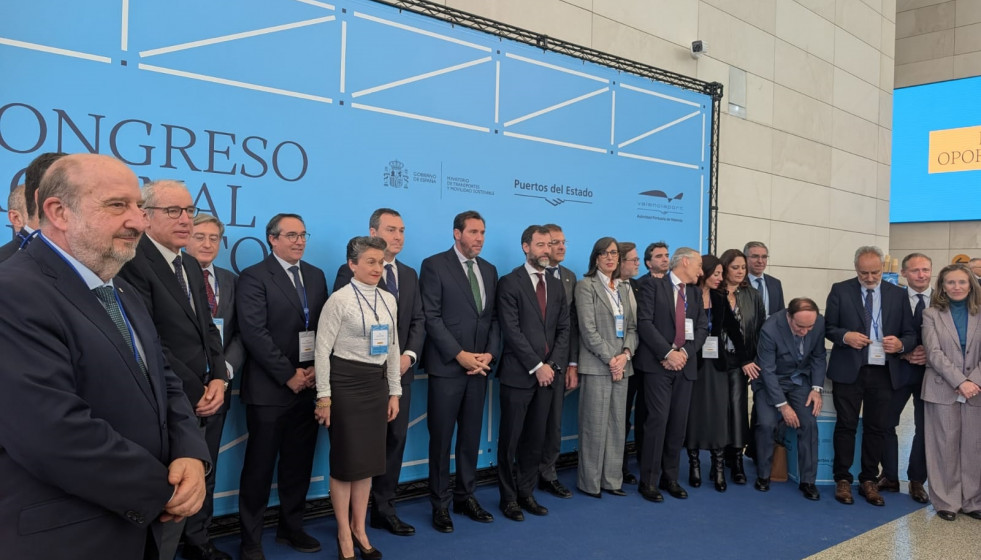 El ministro de Transportes y Movilidad Sostenible, Óscar Puente, en el primer Congreso Nacional Portuario celebrado en València